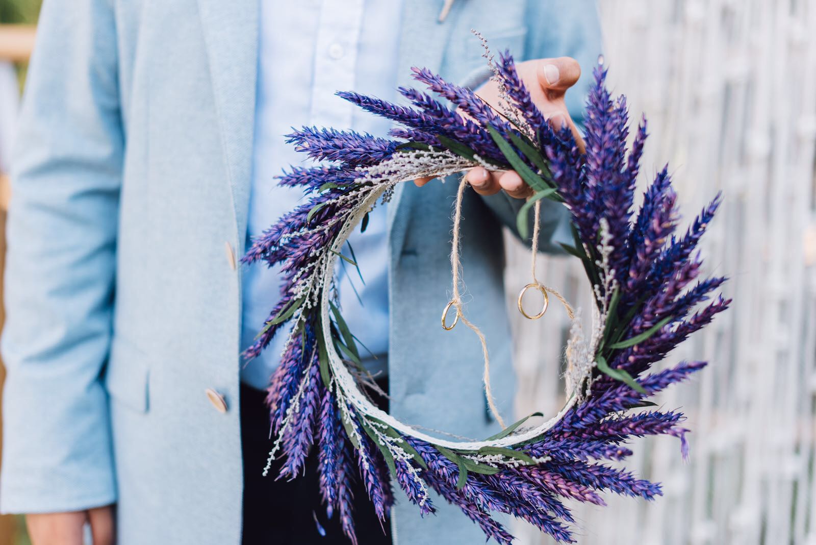 Porta alianzas de flores preservadas de lavanda - Imagen 2