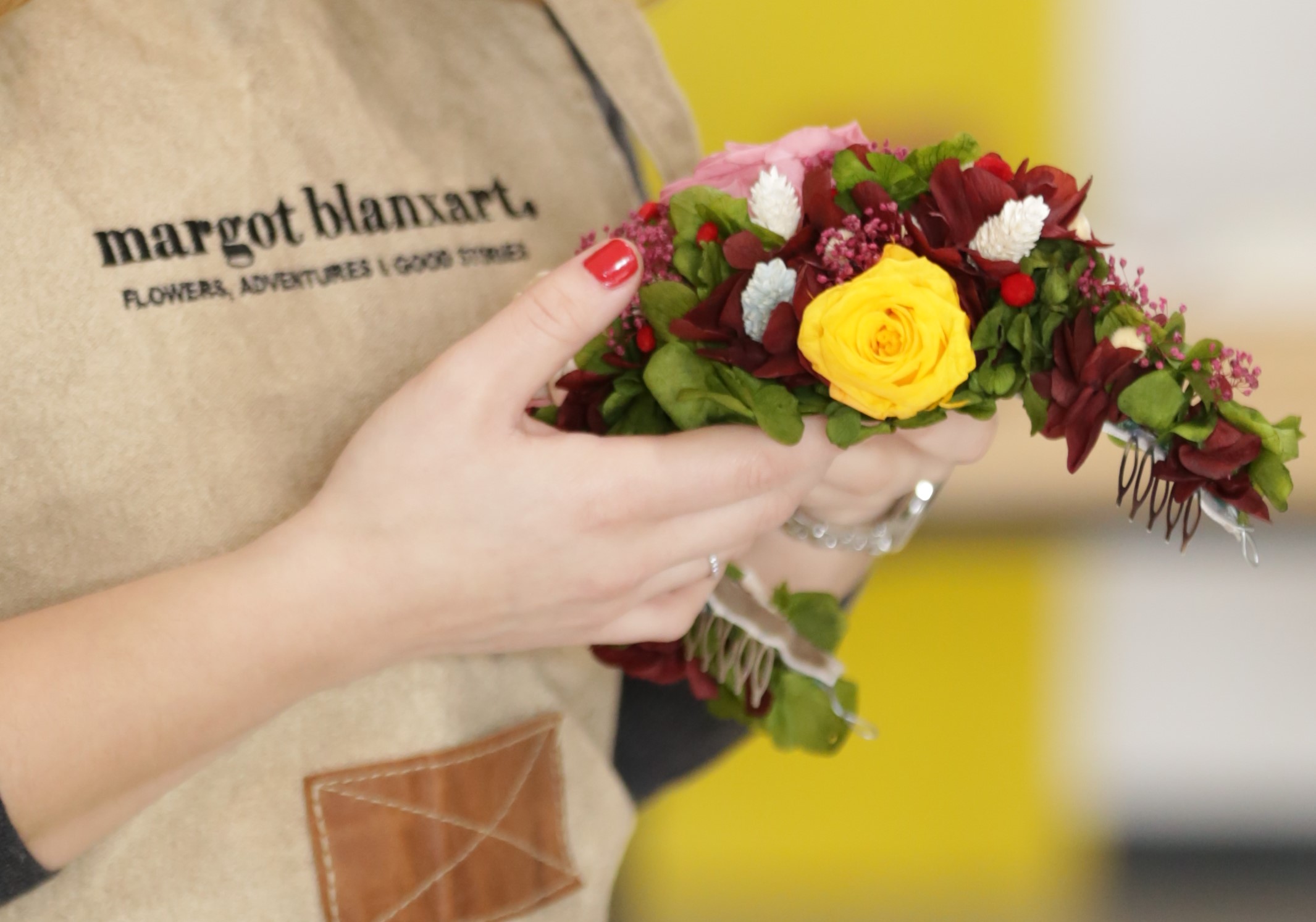 Semi corona de flores preservadas - FRIDA - Imagen 2