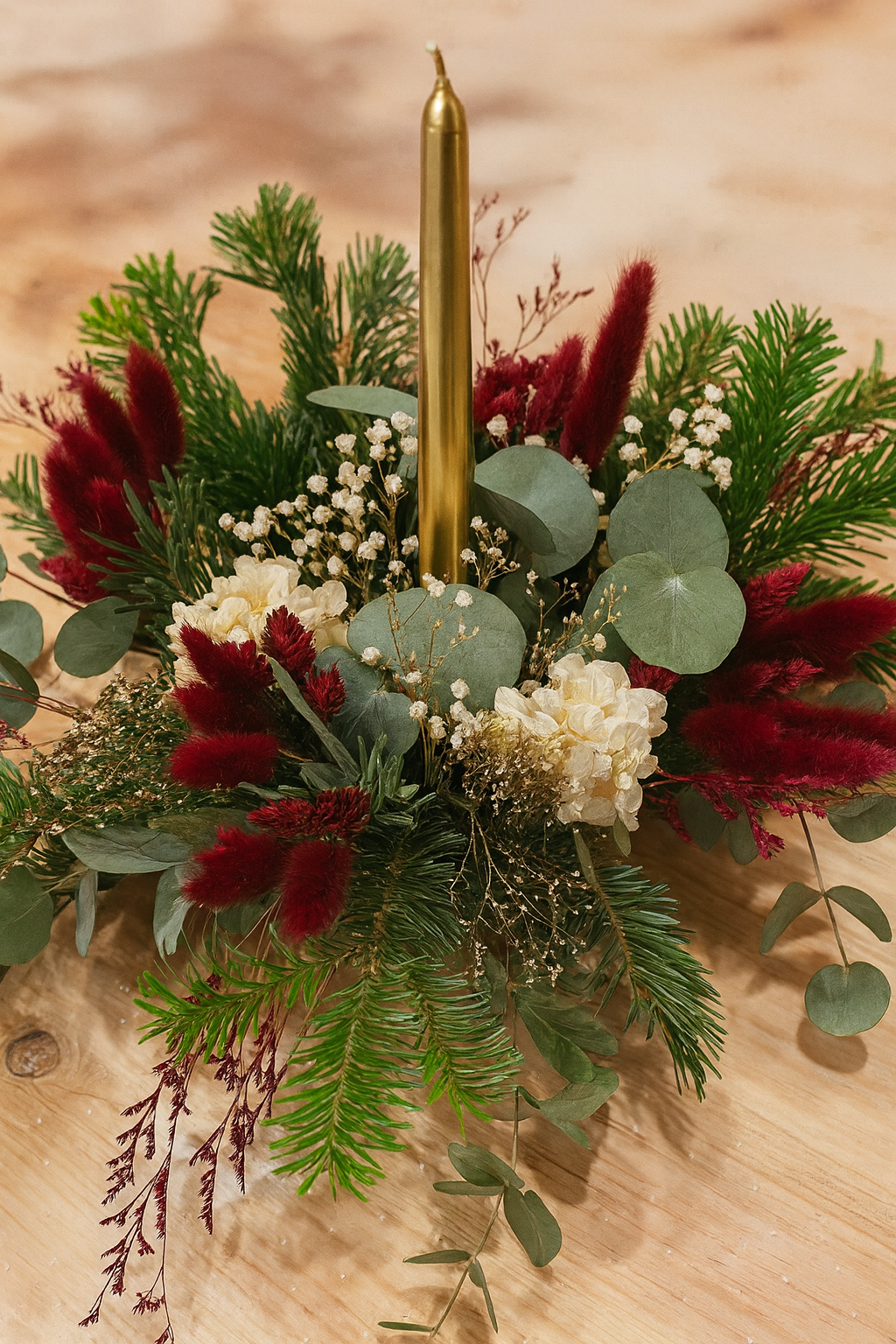 Centro Navideño Artesanal con Vela Granate o Dorada - Decoración Natural y Elegante para Navidad